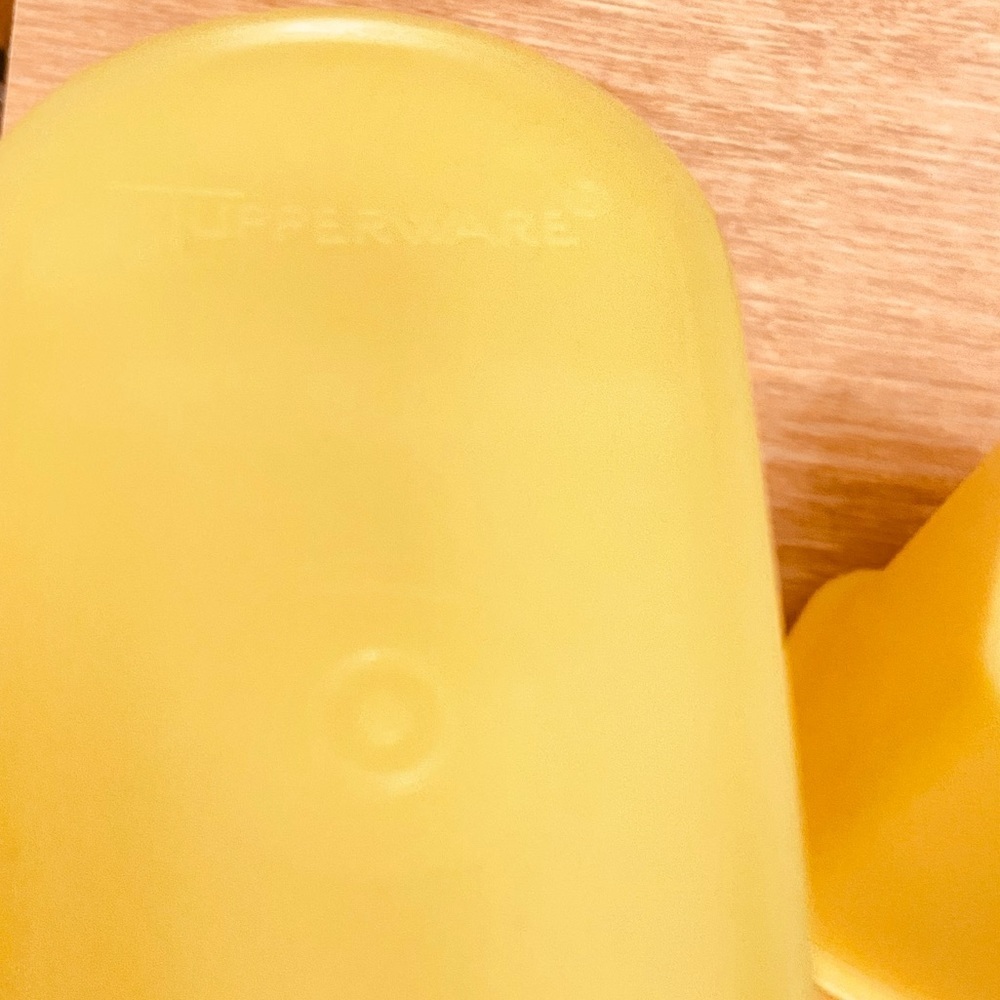 Tupperware Set of Yellow Shelf Saver and Pour Seal Wedge Containers - Picture 3 of 7